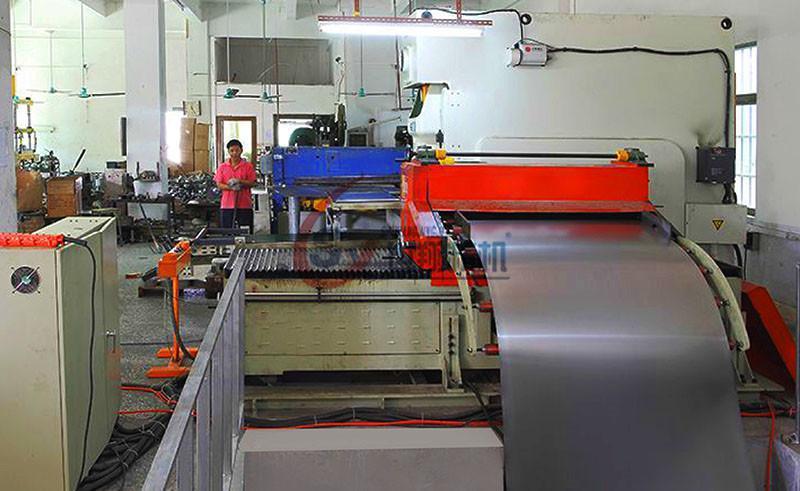  供應(yīng)產(chǎn)品 沈陽(yáng)世翔機(jī)械銷售 專業(yè)定做沖床偏擺送料機(jī)