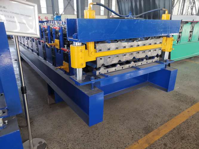 興和機(jī)械現(xiàn)貨銷售彩鋼840/900型全自動(dòng)雙層壓瓦機(jī) 彩鋼夾芯板設(shè)備